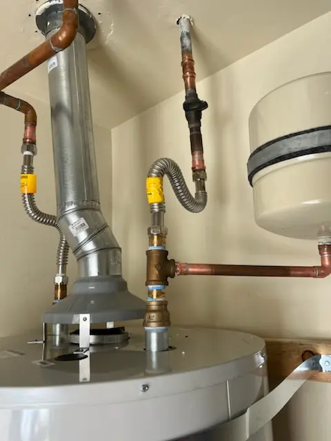 Water heater installation and plumbing repair in Royal Oaks